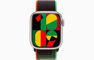 Apple Watch Series 9 // 45мм GPS // Корпус из алюминия цвета "сияющая звезда", спортивный браслет цвета Black Unity