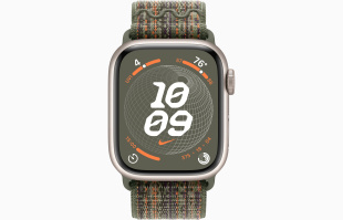 Apple Watch Series 9 // 41мм GPS // Корпус из алюминия цвета "сияющая звезда", спортивный браслет Nike цвета "секвойя/оранжевый"