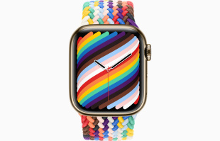 Apple Watch Series 9 // 45мм GPS+Cellular // Корпус из нержавеющей стали золотого цвета, плетёный монобраслет цвета Pride Edition