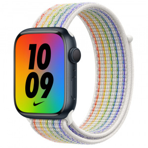 Apple Watch Series 7 // 45мм GPS // Корпус из алюминия цвета «тёмная ночь», спортивный браслет Nike радужного цвета