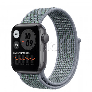 Купить Apple Watch SE // 40мм GPS // Корпус из алюминия цвета «серый космос», спортивный браслет Nike цвета «Дымчатый серый»