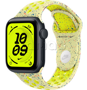 Купить Apple Watch SE 3 // 44мм GPS // Корпус из алюминия цвета "полуночный", спортивный ремешок Nike цвета "электрический всплеск" (2025)