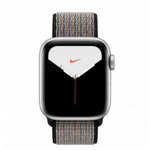 Купить Apple Watch Series 5 // 40мм GPS // Корпус из алюминия серебристого цвета, спортивный браслет Nike цвета «синяя пастель/раскалённая лава»
