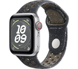 Apple Watch SE // 40мм GPS+Cellular // Корпус из алюминия серебристого цвета, спортивный ремешок Nike цвета «Полуночное небо» (2024)