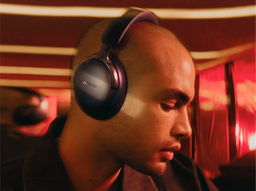 QCUHII26-BoseBlack_SF_PDP_E-Comm_Gallery_2_1500x1120.png