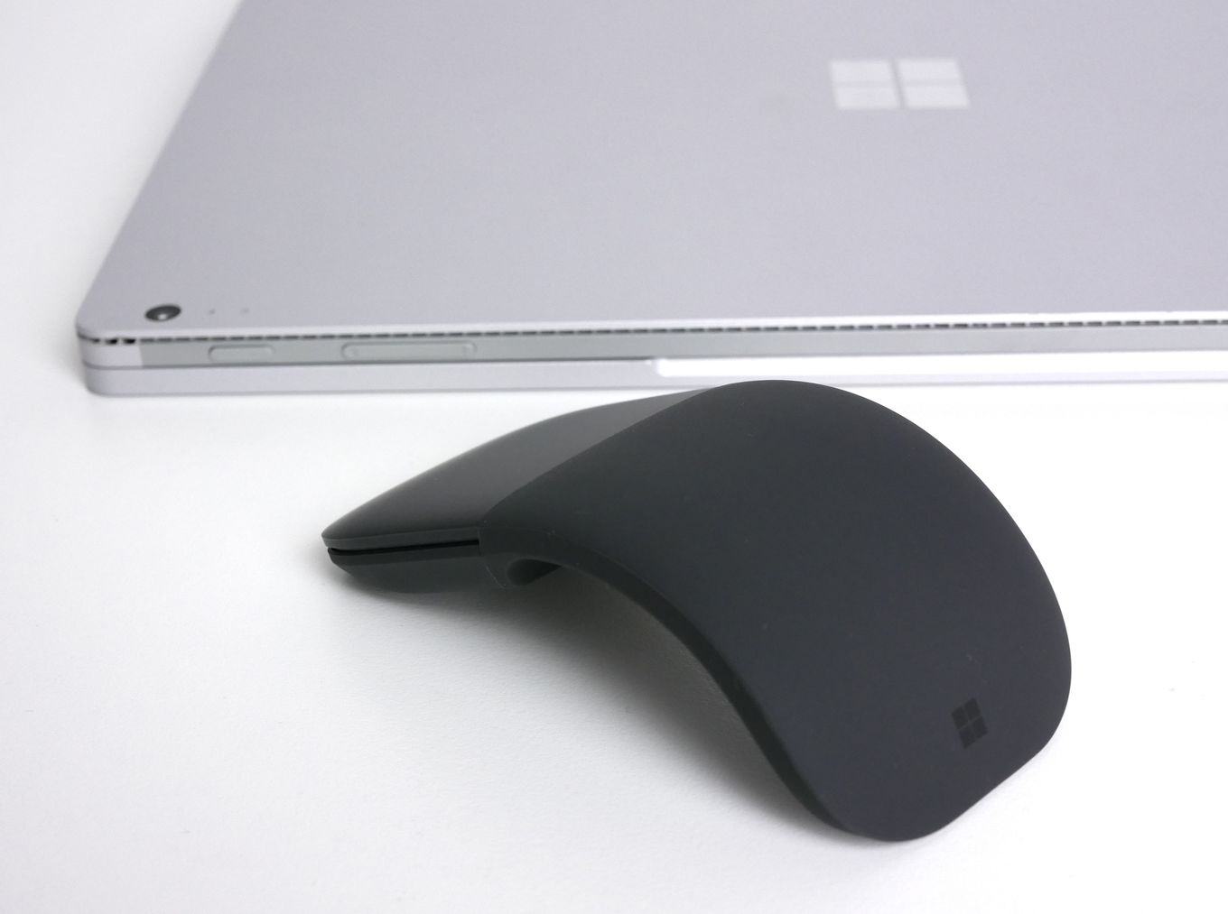 Microsoft_Arc_Mouse_05_0AE9FCB05D49448586026CF3930F10C0.jpg