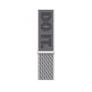 Apple Watch Series 8 // 45мм GPS // Корпус из алюминия серебристого цвета, спортивный браслет Nike цвета "снежная вершина/черный"
