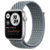Apple Watch SE // 40мм GPS // Корпус из алюминия серебристого цвета, спортивный браслет Nike цвета «Дымчатый серый» (2020)