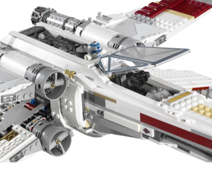 Конструктор Lego Star Wars Звёздный истребитель X-wing "Красный-5" (10240)