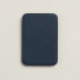 Чехол-бумажник Hermès "Stall Number" с MagSafe для iPhone, цвет Bleu Navy / Морской синий