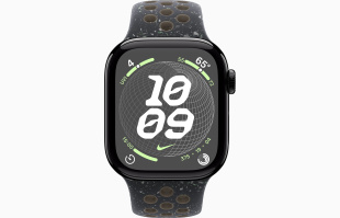 Apple Watch Series 10 // 46мм GPS // Черный глянцевый корпус из алюминия, спортивный ремешок Nike цвета "Полуночное небо"