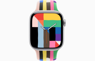 Apple Watch Series 11 // 46мм GPS // Корпус из алюминия серебристого цвета, спортивный ремешок цвета Pride Edition