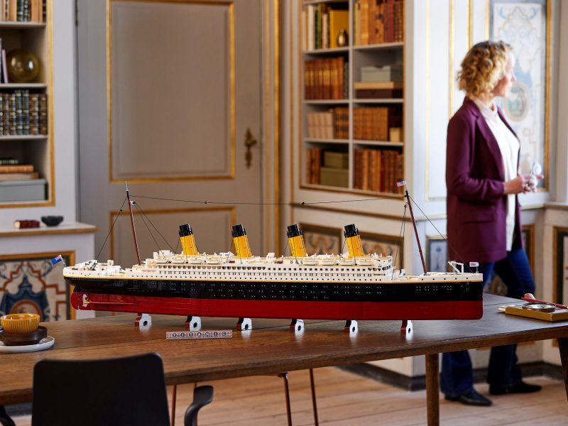 Lego titanic kit sale