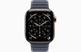 Apple Watch Series 11 // 46мм GPS+Cellular // Корпус из титана золотого цвета, браслет цвета "морской синий", с магнитной застежкой
