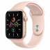 Apple Watch SE // 44мм GPS // Корпус из алюминия золотого цвета, спортивный ремешок цвета «Розовый песок» (2020)