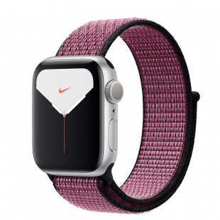 Apple Watch Series 5 // 40мм GPS // Корпус из алюминия серебристого цвета, спортивный браслет Nike цвета «розовый всплеск/пурпурная ягода»