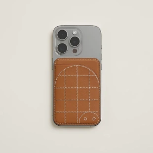 Чехол-бумажник Hermès "Tortuga" с MagSafe для iPhone, цвет Gold/ Золото