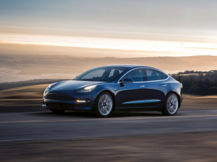 Tesla Model 3 Mid Range Deep Blue Metallic