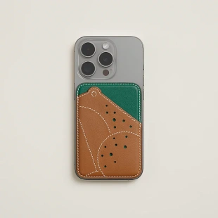Чехол-бумажник Hermès "Frog" с MagSafe для iPhone, цвет Vert Moyen/ Светло-зелёный