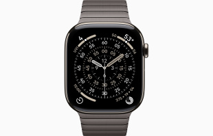 Apple Watch Series 11 // 42мм GPS+Cellular // Корпус из титана натурального цвета, блочный браслет сланцевого цвета