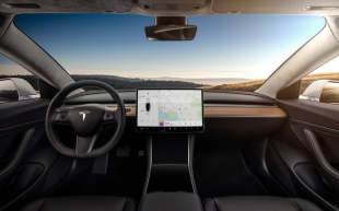 Tesla Model 3 Mid Range Solid Black