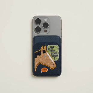 Чехол-бумажник Hermès "Stall Number" с MagSafe для iPhone, цвет Bleu Navy / Морской синий