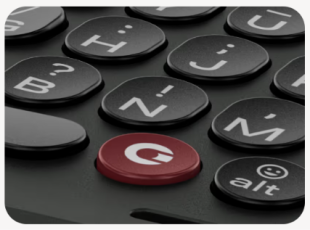 QWERTY-смартфон Clicks Communicator (Onyx)