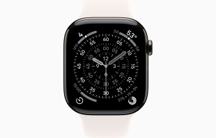 Apple Watch Series 11 // 46мм GPS+Cellular // Корпус из титана сланцевого цвета, спортивный ремешок цвета "светлые румяна"