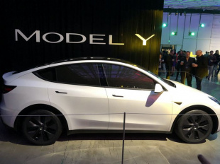 Tesla Model Y Long Range All-Wheel Drive White