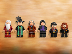Конструктор LEGO Harry Potter Хогвартс: кабинет Дамблдора (76402)