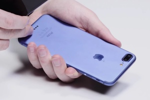 В сети появилось видео с синим прототипом iPhone 7 Plus с двойной камерой