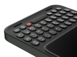 QWERTY-смартфон Clicks Communicator (Onyx)