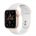 Apple Watch SE // 40мм GPS // Корпус из алюминия золотого цвета, спортивный ремешок белого цвета (2020)