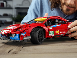 Конструктор Lego Technic Ferrari 488 GTE AF Corse #51 (42125)