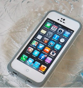 Lifeproof - водонепроницаемый чехол для iPhone