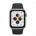 Apple Watch SE // 44мм GPS // Корпус из алюминия серебристого цвета, спортивный ремешок цвета «Тёмная ночь» (2020)