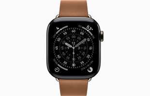 Apple Watch Series 11 // 42мм GPS+Cellular // Корпус из титана сланцевого цвета, ремешок карамельного цвета с современной пряжкой (Modern Buckle)