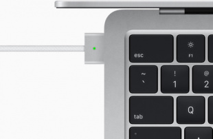 Apple MacBook Air 13" 512 ГБ "Серебристый" (MLY03LL) // Чип Apple M2 8-Core CPU, 10-Core GPU, 8 ГБ, 512 ГБ (2022)