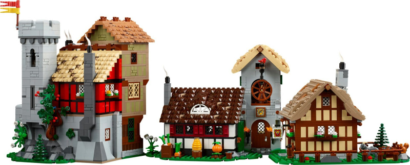 Lego creator town square 2025