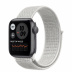 Apple Watch SE // 40мм GPS // Корпус из алюминия цвета «серый космос», спортивный браслет Nike цвета «Снежная вершина» (2020)