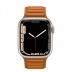 Apple Watch Series 7 // 45мм GPS // Корпус из алюминия цвета «сияющая звезда», кожаный браслет цвета «золотистая охра», размер ремешка M/L