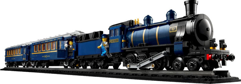 Lego locomotive shop
