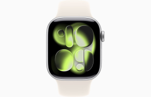 Apple Watch Series 11 // 42мм GPS // Корпус из алюминия серебристого цвета, спортивный ремешок цвета "сияющая звезда"