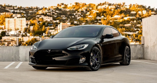 Tesla Model 3 Mid Range Solid Black