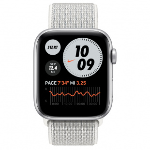 Apple Watch SE // 44мм GPS // Корпус из алюминия серебристого цвета, спортивный браслет Nike цвета «Снежная вершина» (2020)