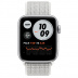 Apple Watch SE // 40мм GPS // Корпус из алюминия серебристого цвета, спортивный браслет Nike цвета «Снежная вершина» (2020)