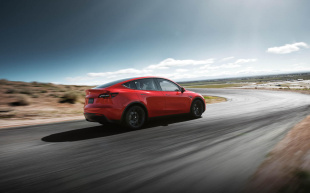 Tesla Model Y Long Range All-Wheel Drive Red