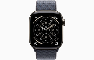 Apple Watch Series 11 // 42мм GPS+Cellular // Корпус из титана натурального цвета, спортивный браслет цвета "якорный синий"