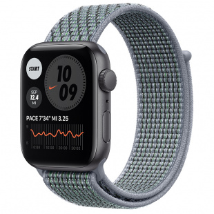 Apple Watch SE // 44мм GPS // Корпус из алюминия цвета «серый космос», спортивный браслет Nike цвета «Дымчатый серый» (2020)
