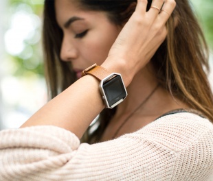 Lg fitbit watch deals